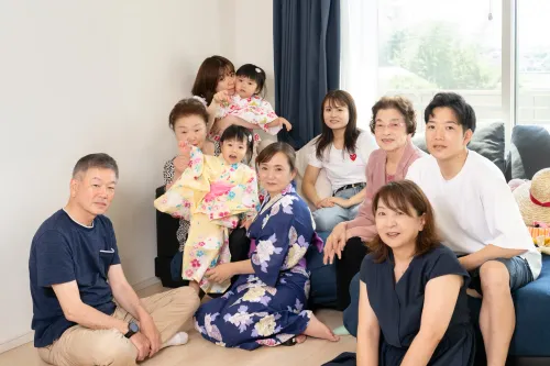 【福岡県筑紫野市で家族撮影】双子ちゃんの誕生とご家族の撮影をさせていただき、ありがとうございました。当日はご自宅にお伺いし、誕生パーティーの様子を撮影させていただきました。6