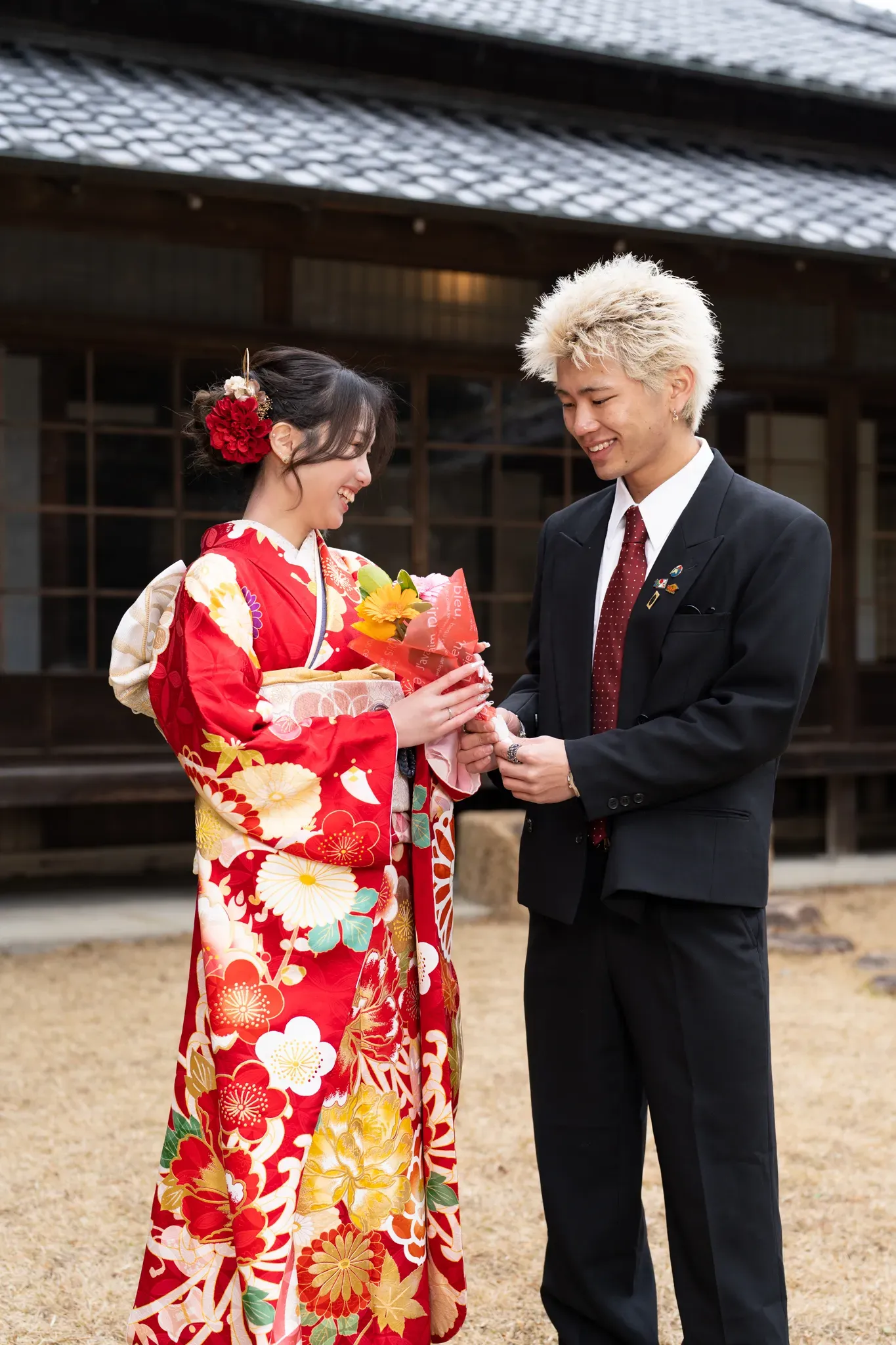 【山口県下関市でカップル撮影】三姉妹の次女様の成人式撮影です。撮影の途中では、彼氏様もご一緒にいらっしゃり、楽しくカップル撮影も行いました。11