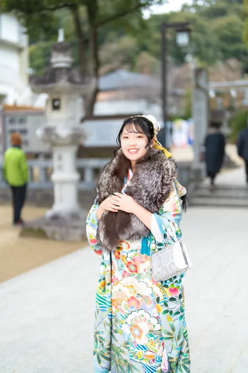 【福岡県春日市で成人式撮影】姉妹の次女様の成人式撮影です。2年前に長女様の撮影を担当させていただき、今回、次女様の撮影をお任せいただけたことを大変光栄に思います。8