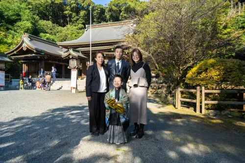 【福岡県北九州市八幡東区で家族撮影】福岡県北九州市八幡東区にある高見神社にて、5歳の男の子の七五三撮影を行いました。4