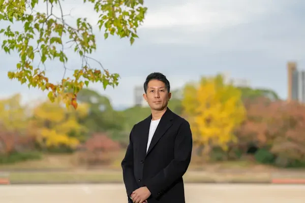 福岡の税理士プロフィール撮影｜舞鶴公園ロケーション撮影事例