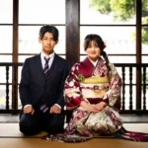 前の記事 - 佐賀市歴史民俗館で成人式前撮り｜光を楽しむロケーション撮影