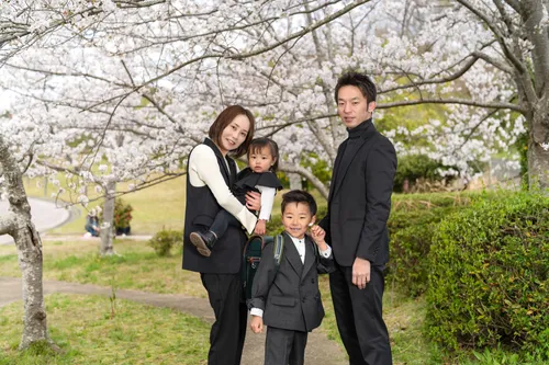 【福岡県福津市で家族撮影】福津市なまずの里で、桜の下の家族写真と入学記念の撮影をしました🌸2