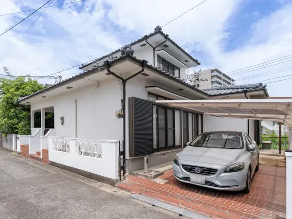 佐賀市佐賀駅チカの戸建て民泊を撮影！光と木目の温もりあふれる体験レポ