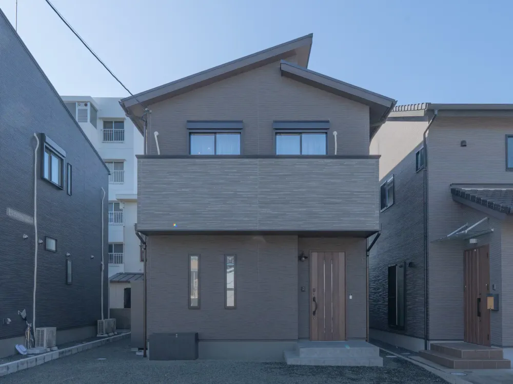 唐津城近くの新築民泊｜暮らすように泊まれる一棟貸し住宅